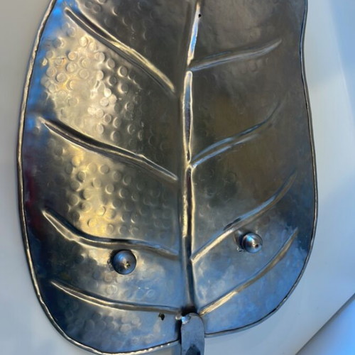 Metal decorative leaf-shaped tray used 51x29 cm
