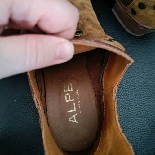 Alpe Suede Brown Ankle Boots like new with studs No.38