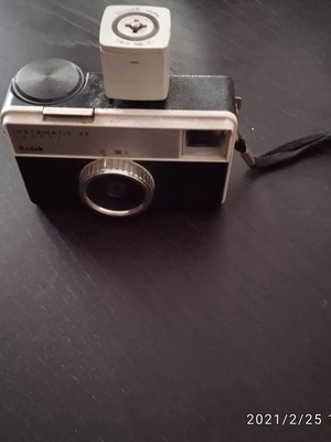 Φωτογραφική μηχανή Kodak Instamatic 33 camera μεταχειρισμένη με αντάπτορα φλας