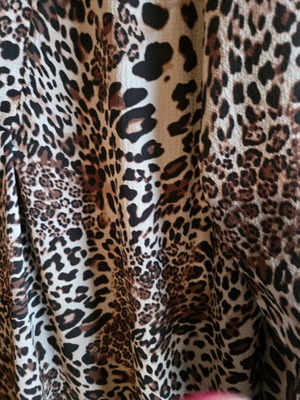 Women's leopard blouse like new, multicolor