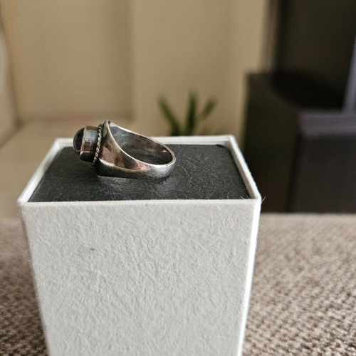 Vintage ring with amethyst like new
