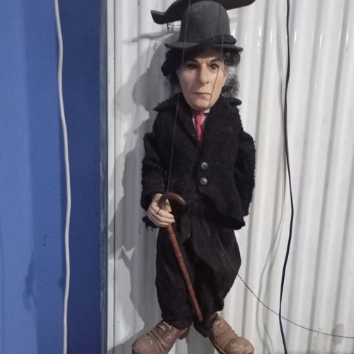Marionette Charlot like new