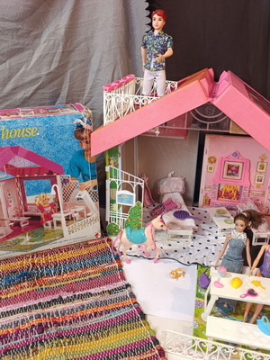 Vintage Barbie Magic House 1992 Mattel used with dolls and horse