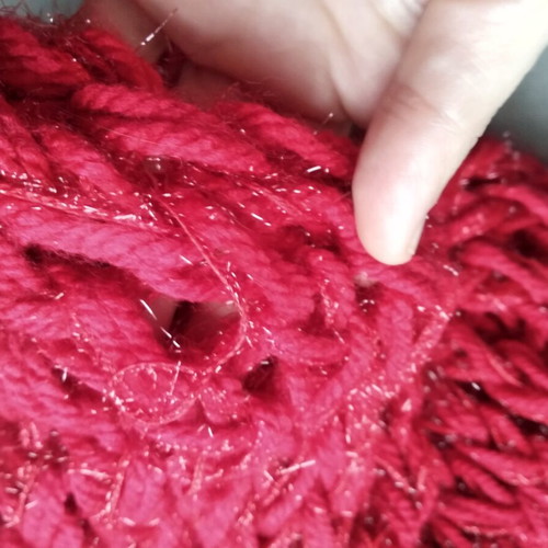 Knitted neck warmer, red