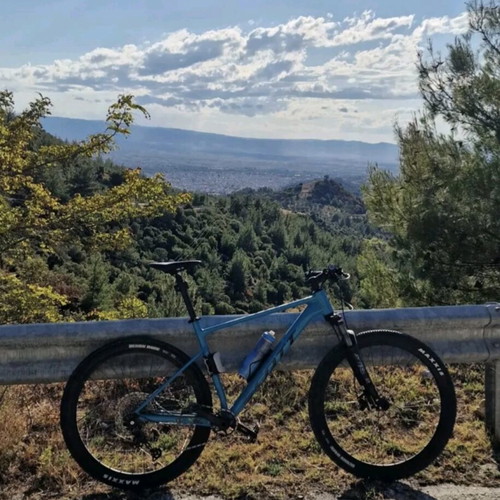 Scott Scale 980 mountain bike like new, Shimano 12-speed, Suntour suspension