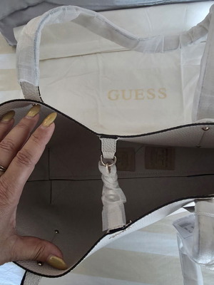 Guess Brenton дамска чанта за рамо нова, цвят лед