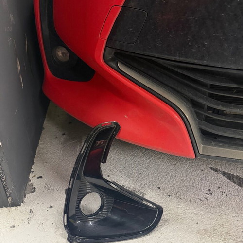 Toyota Yaris 2021 left fog light cover used, black glossy
