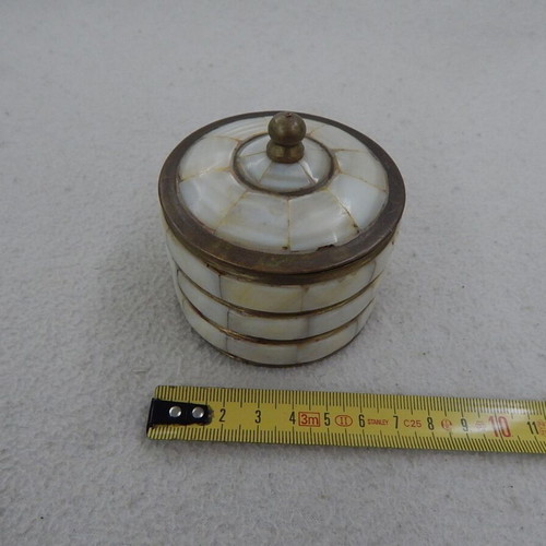 Old bronze decorative box, 7 cm diameter