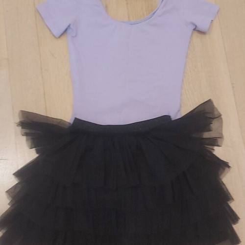Kapola bodysuits and Zara skirts like new, set of 4 for ages 6-8