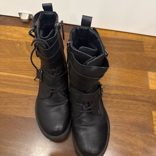 Bata boots used, black size 39 with laces and zipper