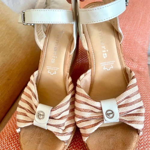 Tamaris platform sandals like new, size 38 with strap and fabric