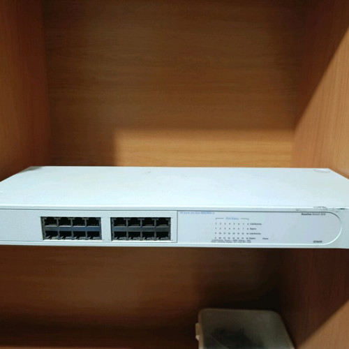 3Com Baseline 10/100 Switch 16-Port used, model 3C16470