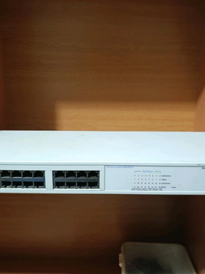 3Com Baseline 10/100 Switch 16-Port used, model 3C16470