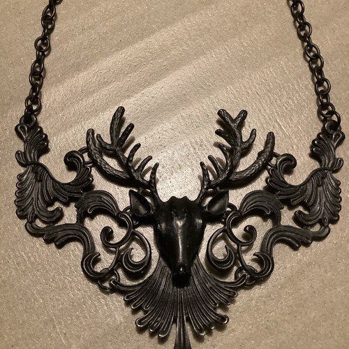 Decorative black necklace like new, matte design