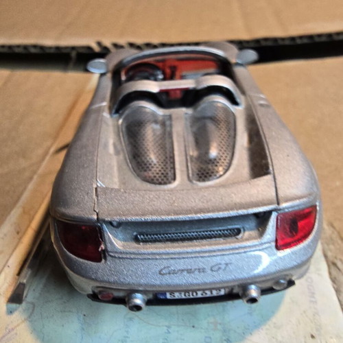 Porsche Carrera GT model like new