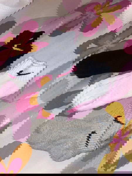 κάλτσες Nike
