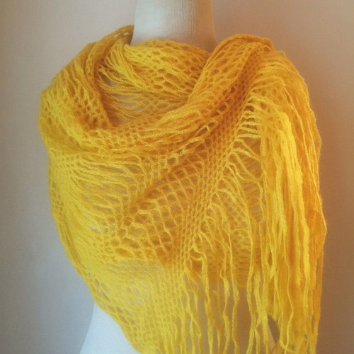 Yellow wool scarf long like new with knitted pattern