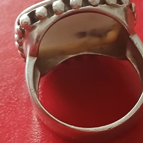 Silver 925 ring with large white agate, Lousir, like new