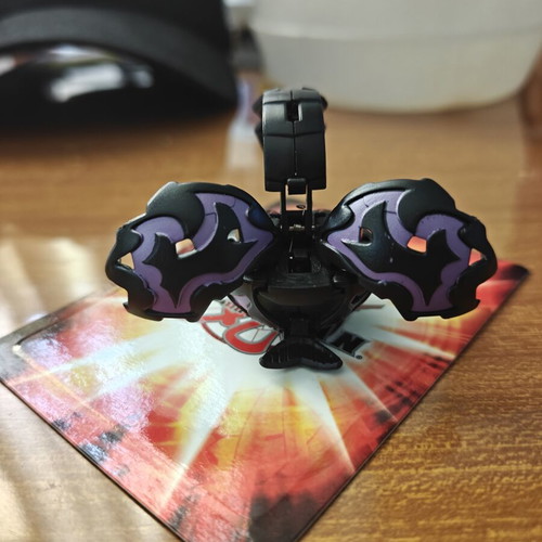 Bakugan Apollonir Darkus figure