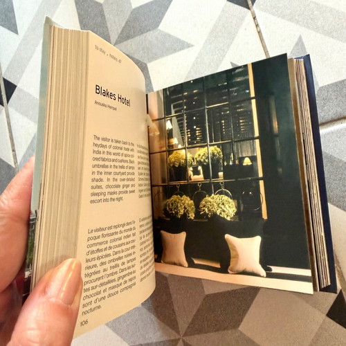 Amsterdam: Architecture & Design book like new, English