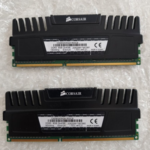 Corsair Vengeance DDR3 8GB RAM 2x4GB Modules 1600MHz like new