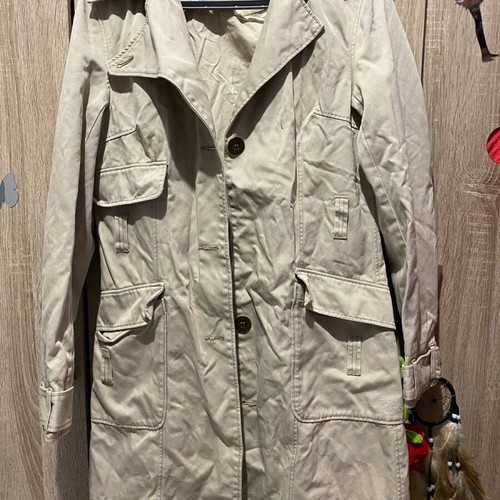 HemiPalto coat like new, size M, missing one button