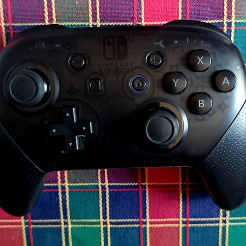 Nintendo Switch Pro χειριστήριο σαν καινούργιο