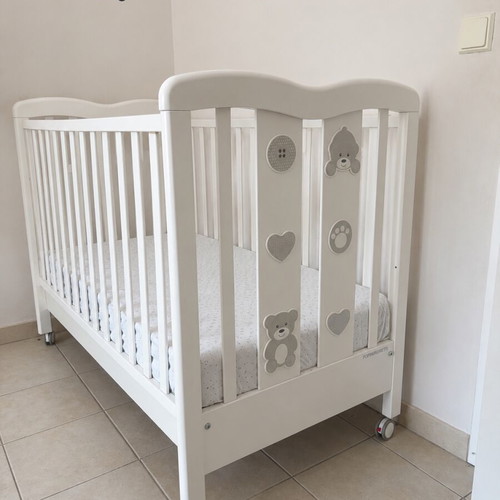 Baby cot with drawer and adjustable railing like new, 64x124 cm