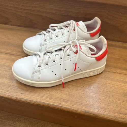 Adidas Stan Smith girls' sneakers with red hearts, white