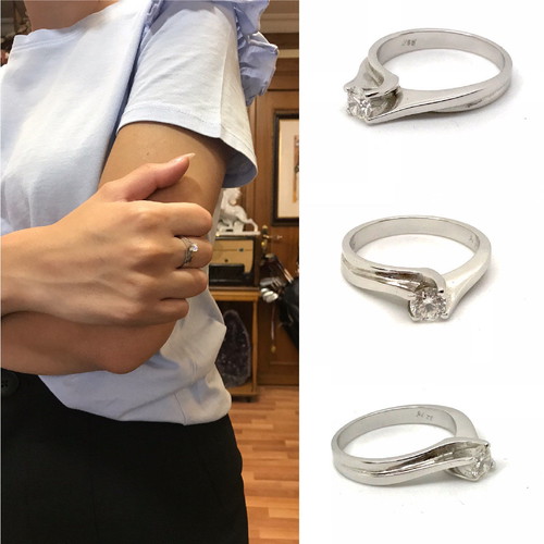 Diamond solitaire ring 18k white gold with 0.34ct brilliant