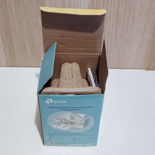 TP-Link RE200 AC750 Dual Band Wi-Fi Range Extender like new