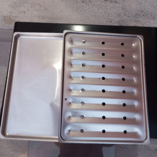 Munsay M-88 oven used, 30L, includes tray and rack