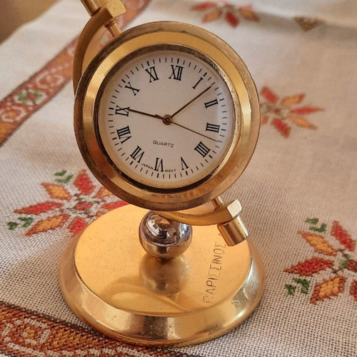 Table clock used, miniature quartz with photo frame