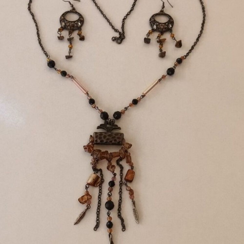 Vintage necklace and earrings set like new, bronze and brown