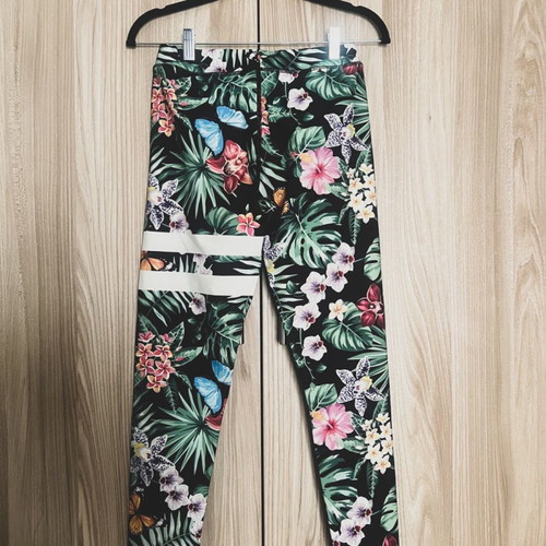 Multicolor fitness leggings used, size medium
