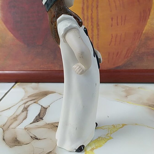 Porcelain figurine young handmade Rex Valencia like new