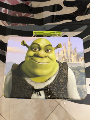 Shrek 2 lunchbox new with Puss in Boots and Donkey characters
