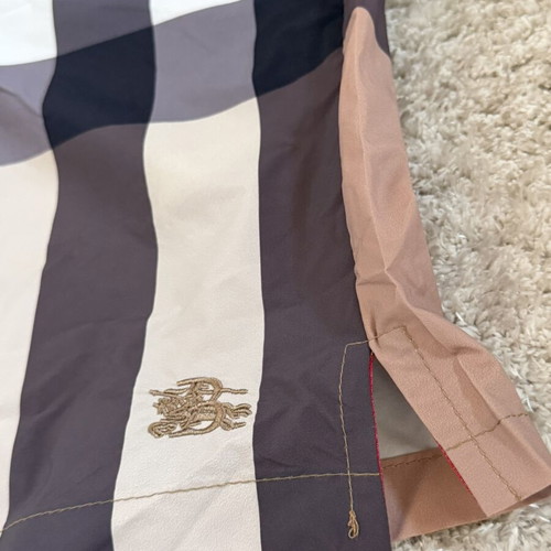 Burberry μαγιό σορτς σαν καινούργιο, μπεζ πολύχρωμο, μεγέθη M-L-XL