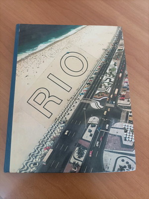 Travel book for Rio de Janeiro used, English
