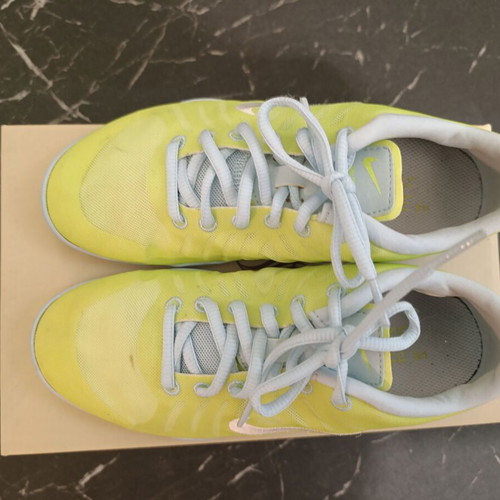 Nike Free Dance Studio 38 like new, green athletic shoes