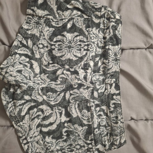 H&M shorts size 36 like new, colorful