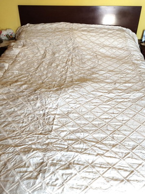 Vintage bridal quilt like new, champagne color with pearls
