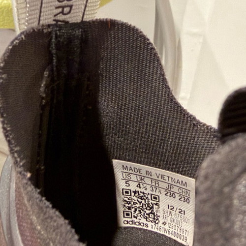 Adidas Boost athletic shoes 37.5 like new, purple