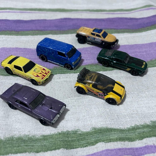 Hotwheels collection of 25 used toy cars