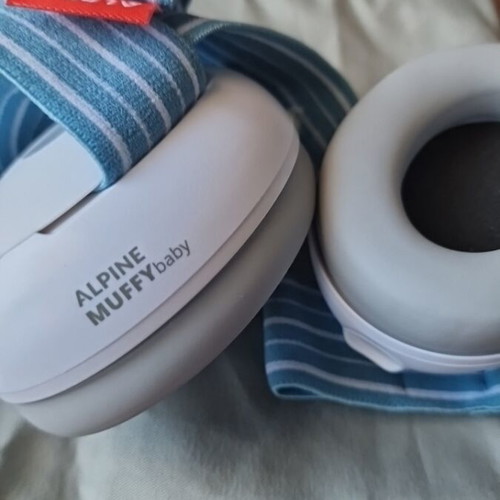Alpine baby ear muffs like new
