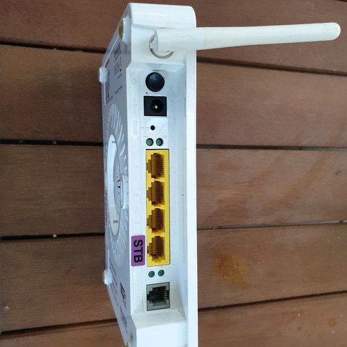 Thomson TG585v7 Wireless Router used for OTE CONN-X