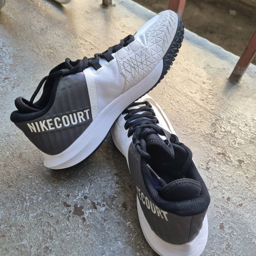 NikeCourt tennis shoes Without box
