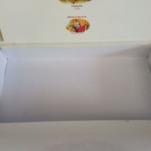 Romeo y Julieta Wide Churchills cigar box used, 25 cigars