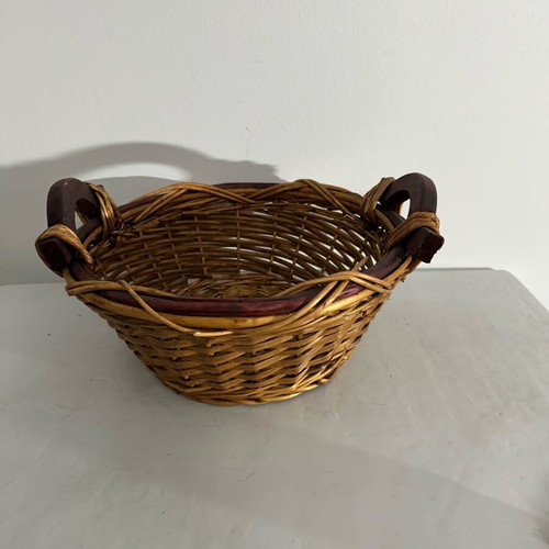 Wicker basket like new