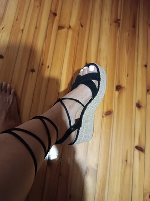 Platform sandals size 40 like new, black